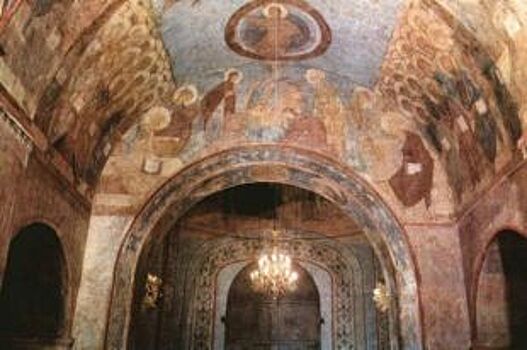 В Успенском соборе Владимира подсветили отреставрированные фрески Рублева
