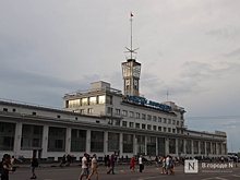 Нижегородец на иномарке проехал по пешеходной зоне у Речного вокзала