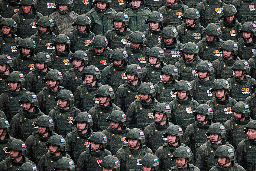 Военнослужащие парадных расчетов перед началом военного парада, посвященного 79-й годовщине Победы в Великой Отечественной войне, 9 мая 2024 года