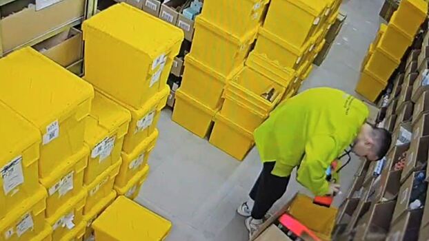 Кладовщик магазина в центре Москвы задержан после хищения парфюмерной продукции на 500 тыс. руб.