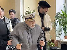 Певец Филипп Киркоров заявил, что новая сиделка отца шлет ему ежедневные отчеты