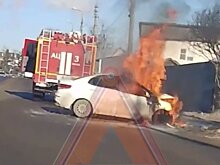 В Пензе после ДТП загорелся автомобиль