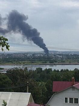 В Иркутске загорелся авиазавод