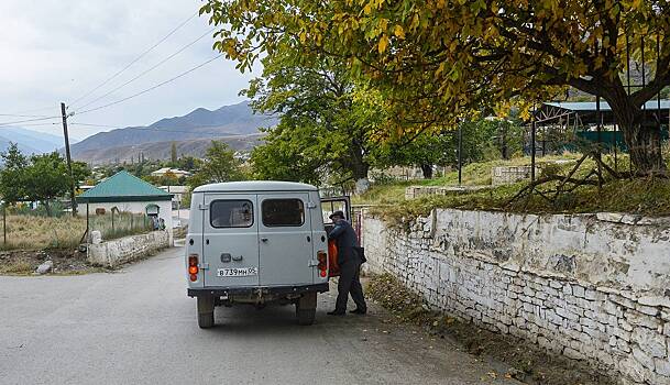 УАЗик с подростками рухнул с обрыва в российском селе