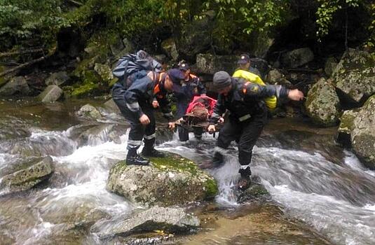 Спасатели в Приморье помогли туристам, заблудившимся ночью на горе Пидан