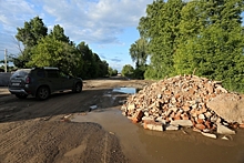 Фекалии, мусор и грязь: рейтинг экзотических материалов для ремонта дорог