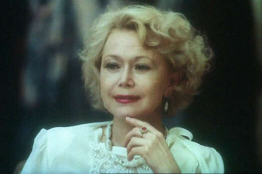 Немоляева раскритиковала новогоднюю пародию на «Служебный роман»