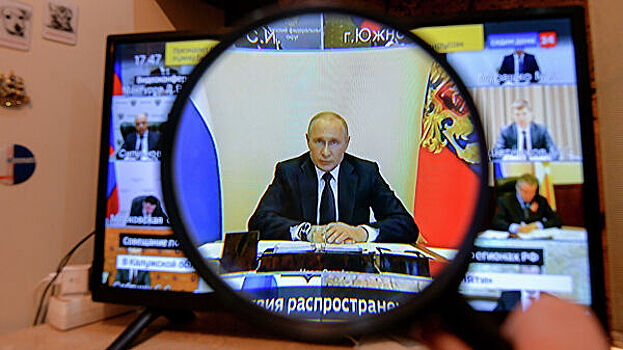 Половина россиян узнает новости из традиционных СМИ, показал опрос