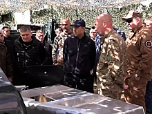 Мантуров посетил группировку «Днепр» и встретился с генералом Теплинским