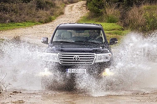 В РФ выставили на продажу популярный Land Cruiser в состоянии "капсулы времени"