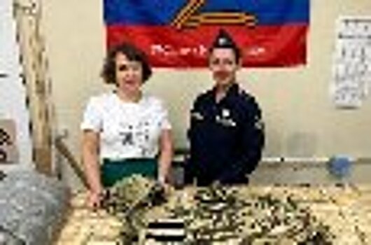 Сотрудники ИК-17 УФСИН России по Мурманской области передали сразу две партии гуманитарной помощи для военнослужащих специальной военной операции