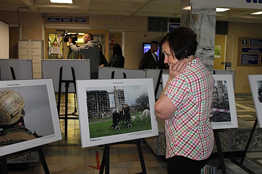 В закрытый атомный город Лесной привезли выставку фотокора "РГ" про Донбасс