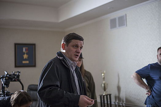 Актер сериала «Горячая точка» Виктор Немец рассказал о борьбе с мошенниками