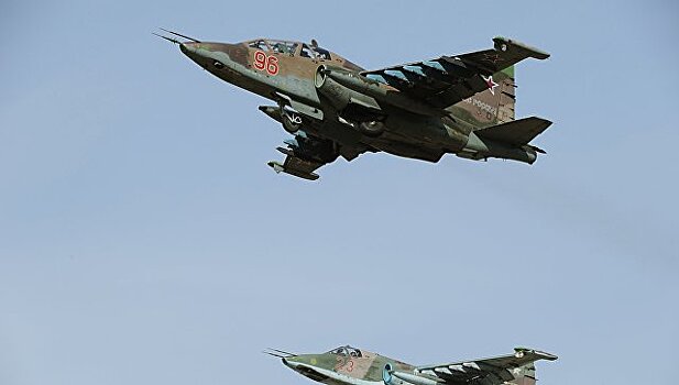 Российские штурмовики Су-25СМ провели учения в Таджикистане