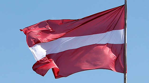 Латвия приняла закон о гражданстве рожденным в стране