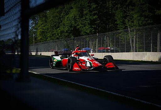 «Как на ручнике». Роберт Шварцман попал в аварию в гонке IndyCar в Элхарт-Лейке