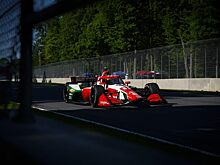 «Как на ручнике». Роберт Шварцман попал в аварию в гонке IndyCar в Элхарт-Лейке