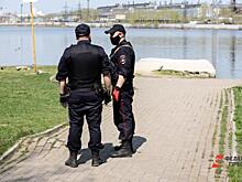 Полицейский в Москве упал с моста и разбился