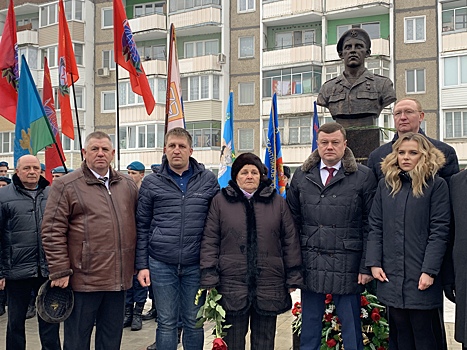 В адрес губернатора Александра Никитина пришло благодарственное письмо от командующего воздушно-десантными войсками Андрея Сердюкова