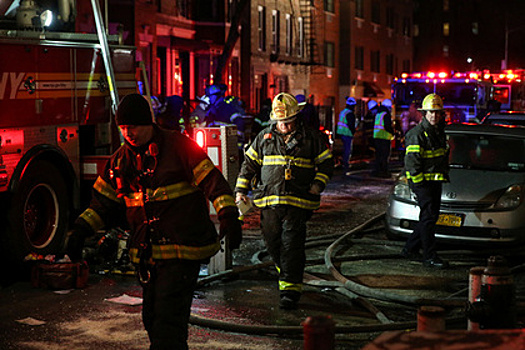 При пожаре в Нью-Йорке погибло 12 человек