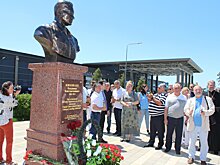 В аэропорту Анапа открыли бюст летчика-испытателя Коккинаки