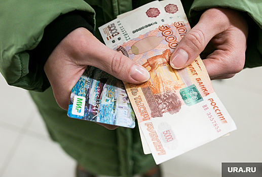 Депутаты Госдумы потребовали увеличить МРОТ до 50 тысяч рублей