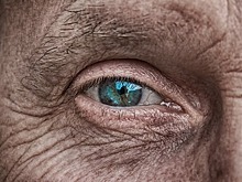 Болезни глаз у пожилых: как вовремя их заметить
