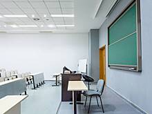 Преподавателя уволили из университета после презентации о романе с аспиранткой