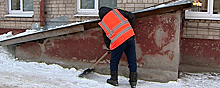 Улицы Иркутска ежедневно очищают от снега почти одна тысяча рабочих