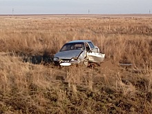 На трассе под Соль-Илецком насмерть разбился водитель угнанного ВАЗа