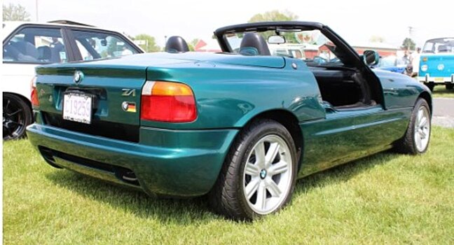 Необычный автомобиль, у которого двери открываются вниз, BMW Z1