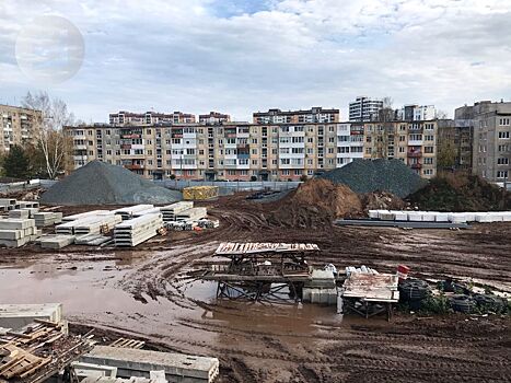 Жители Ижевска возмутились обилием грязи рядом со стройкой школы №61