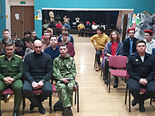 В Щелкове для школьников устроили встречу с полицейским, спасателем, журналистом и военным