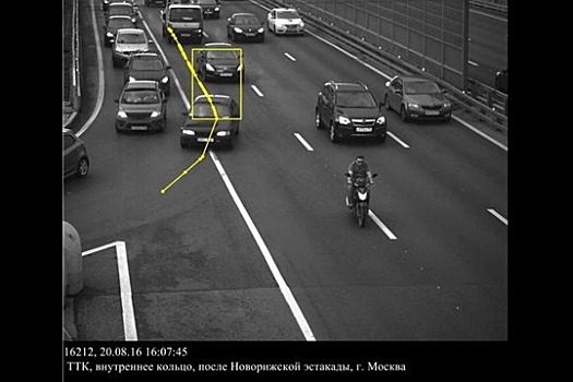 Московского водителя оштрафовали за нарушение впереди ехавшей машины