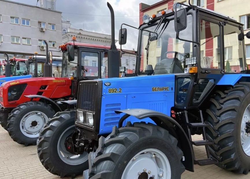 Минский тракторный завод будет торговать шаурмой под маркой «Беларус»