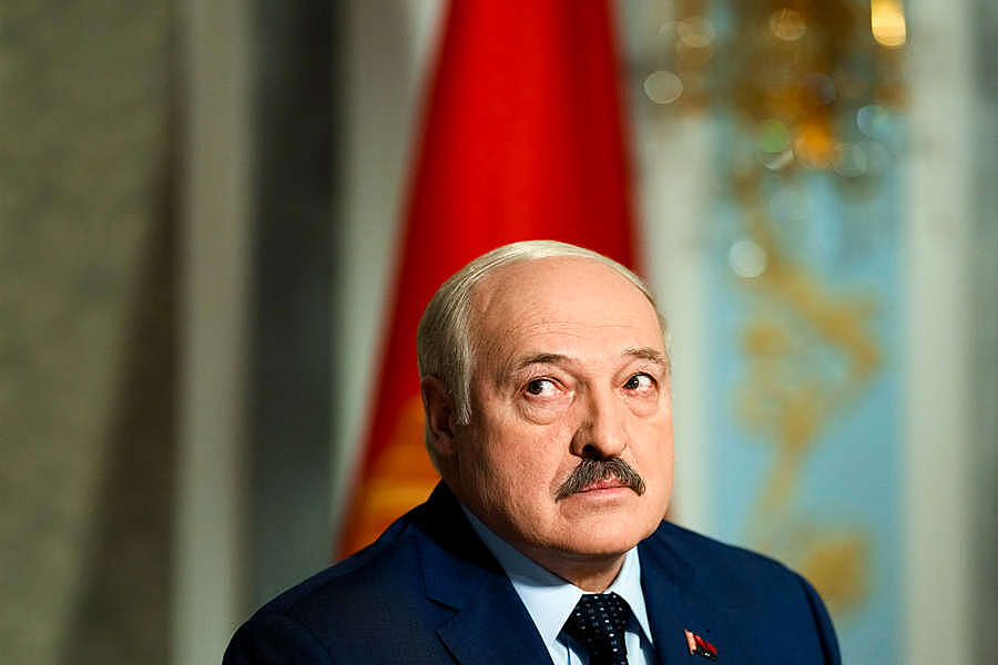 Американским летчикам разрешат носить усы как у Лукашенко