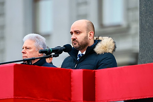 В Самаре, на самой большой площади России, прошел Парад Памяти