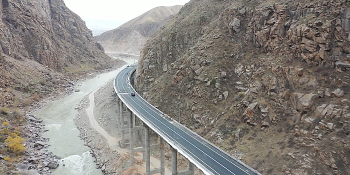 Стройка века: километровый мост возвели в Кыргызстане