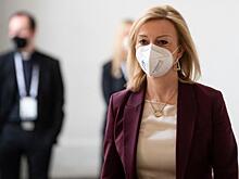 Великобритания пообещала задушить российских олигархов санкциями