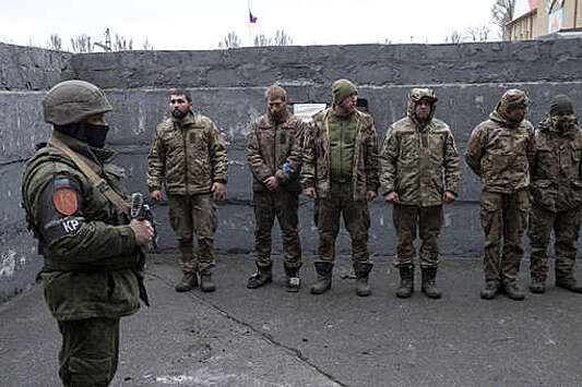 Президент Украины Зеленский заявил, что рассчитывает на обмен сдавшихся на "Азовстали" военных