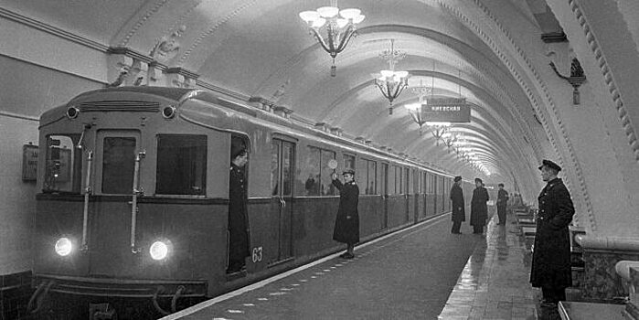 «Самая дорогая дыра»: сколько Сталин потратил на строительство метро