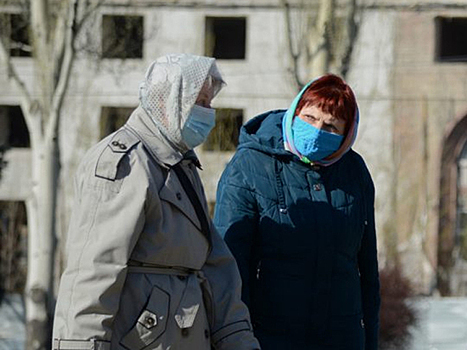 В ДНР рассказали о суровых буднях: шьют маски из домашних халатов
