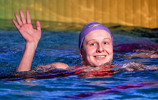 Чикунова выиграла заплыв на 100 метров брассом в финале Кубка России