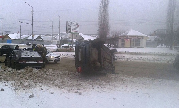 В Пензе на 8 Мата из-за аварии перевернулась «Гранта»