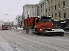 По улицам Кирова распределили 180 т противогололедного материала
