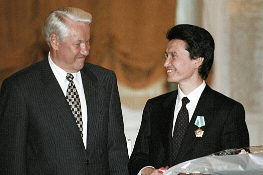 Описана реакция Ельцина на рассказ губернатора о контакте с инопланетянами