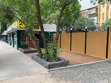 Вместо нелегальных павильонов: законный торговый комплекс обустроили в переулке Соборном Ростова