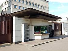 Shot: У посольства Японии в Москве образовались семичасовые очереди