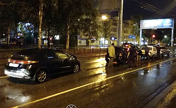 Неадекватные виновники ДТП скрылись под покровом дождя