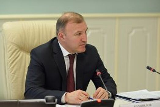 Мурат Кумпилов провел совещание с руководителями отраслевых министерств РА